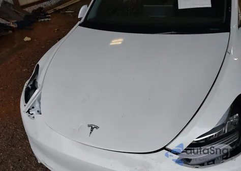 2023 Tesla Model Y Awd/Long Range Dual Motor All-Wheel Drive z USA, uszkodzony, nr VIN 7SAYGDEE8PA077608